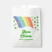 Er is een charme regenboog 3e verjaardagsfeest bedankzakje (Voorkant)