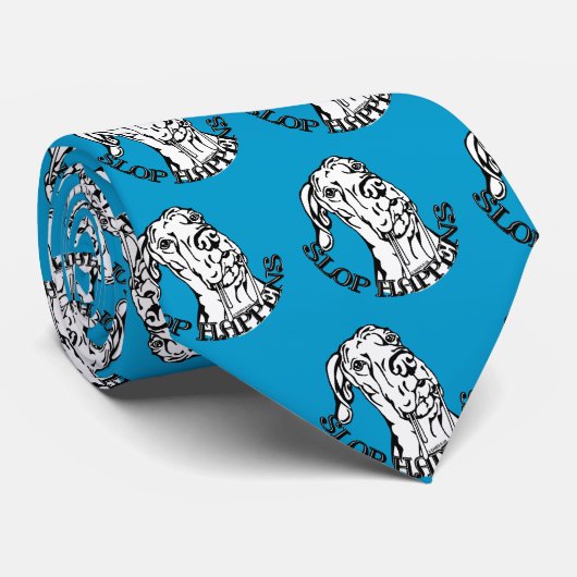 Er is een geweldige Deen-sleuf voor UC Stropdas (Opgerold)