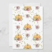 Er is een kleine pompoen op weg naar het meisje. kaart (Achterkant)