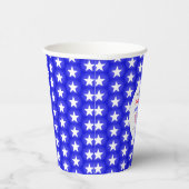 Er is een kleine vuurwerker onderweg papieren bekers (Rechts)