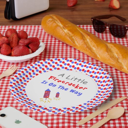 Er is een kleine vuurwerker onderweg papieren bordje (Picknick)
