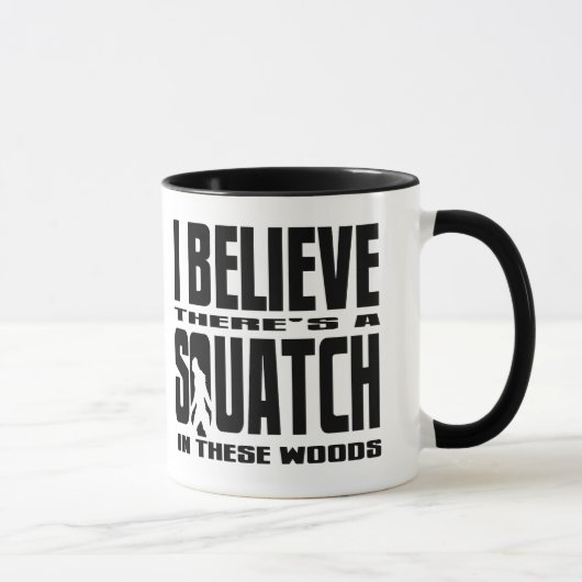 Er is een SQUATCH in deze Bossen! Mok (Rechts)