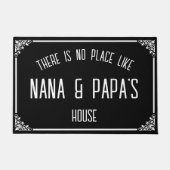 Er is geen plek zoals NANA & PAPA's huis zwart Deurmat (Voorkant)