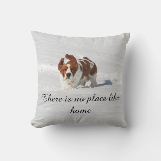 "Er is geen plek zoals thuis" kussen met Basset (Voorkant)