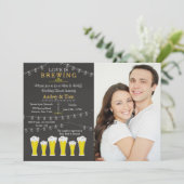 Er is iets aan het brouwen foto bruiloft douche ui kaart (Staand voorkant)