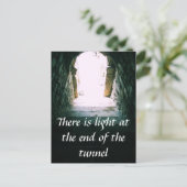 Er is licht aan het einde van de tunnel QUOTE Briefkaart (Staand voorkant)