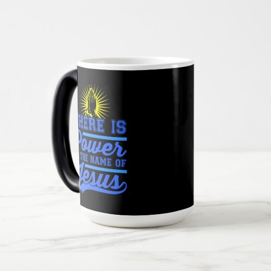 Er is macht in de naam Jezus Magische Mok (Voorkant links)