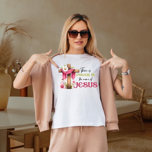 Er is macht in naam van Jezus T-shirt