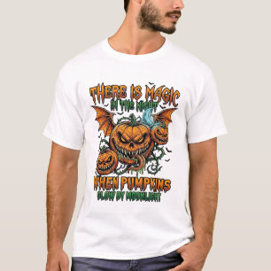 Er Is Magie Halloween Monster Pompoenen Vleermuisv T-shirt