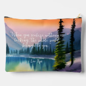 Er is niets mis met Zen Quote Peaceful Lake Scene Etui (Achterkant)
