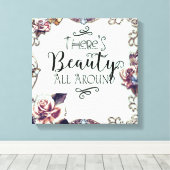 Er is schitterend overal rond Butterflies en Rozen Canvas Afdruk (Insitu (Houten vloer))