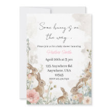 Er komt een konijn aan