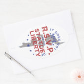 Er staat geen RSVP op het vrijheidsbeeld. Ovale Sticker (Envelop)
