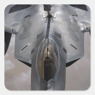 Er wordt een US Air Force F-22 Raptor bijgetankt Vierkante Sticker