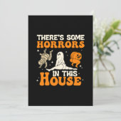 Er zijn enkele verschrikkingen in dit huis Grappig Kaart (Staand voorkant)