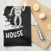 Er zijn enkele verschrikkingen in dit huis grappig theedoek (Quarter Fold)