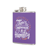 Er zit empowerment in nederigheid heupfles (Links)