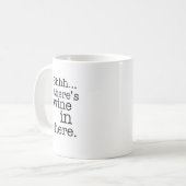 Er zit hier wijn in, Funny Mug. Koffiemok (Voorkant links)
