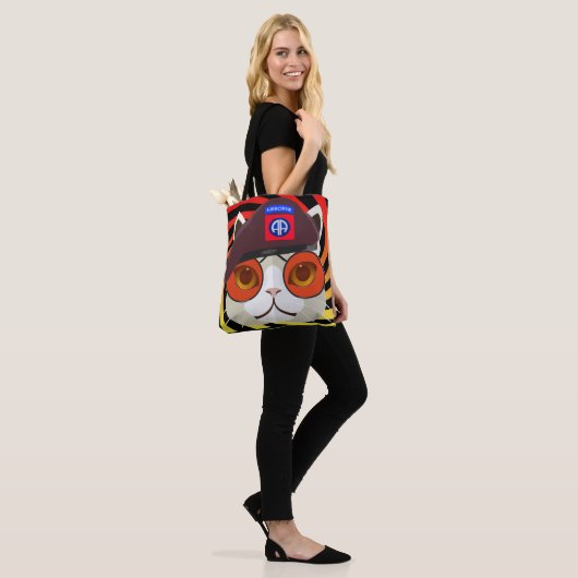 Era 82nd Airborne Kat Kat uit 1960! Tote Bag (Op model)
