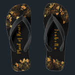 Erebeidsgemeente smaragdgroen & bladwerk van goud teenslippers<br><div class="desc">Deze prachtige smaragdgroene en gouden bruidsmeisjes-flipflops hebben een gouden bladpatroon en moderne typografie op een tijdloze donkergroene achtergrond. Het is een mooi geschenk voor je bruidsmeisjes. Bekijk de collectie op deze pagina om bijpassende artikelen te vinden. ♥Pas het aan met jouw informatie. ♥ Als je de lettertype-stijl, kleur of tekstplaatsing...</div>