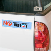 Ergens in Kenia mist een dorp zijn idioot Bumpersticker (Op Truck)