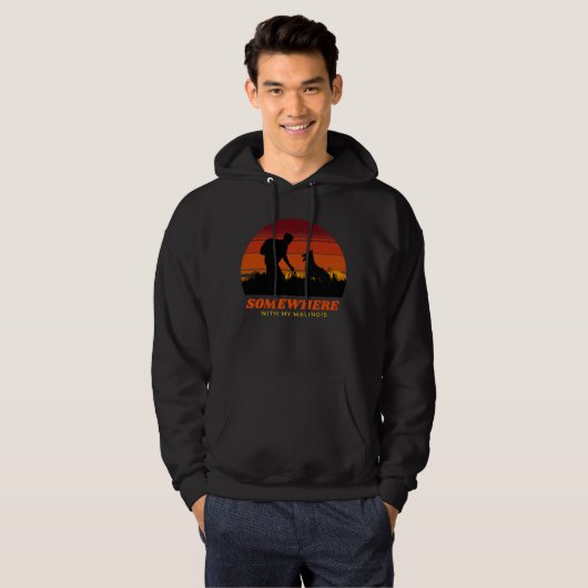 Ergens met mijn Malinois Mannen buiten Hoodie (Voorkant volledig)