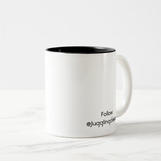 Ernest & Tulip Coffee Mok - Juggling Daisies (Voorkant rechts)