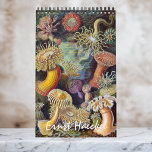 Ernst Haeckel, Biology, Botany, Science Kalender<br><div class="desc">Rooster van twaalf maanden met illustraties van Ernst Haeckel. Geweldig geschenk voor wetenschapsnerds en geeks! Van mariene biologie tot botany en verder! Omvat natuur-scènes met dieren, griezelige spinnen, tropische planten, bloemen en orchideeën uit de regenwouden, aquatisch leven, anemonen van zeeen, slikken van zee, kwallen, schildpadden, schildpadden, lizards, kikkers, kruipen, octopi,...</div>