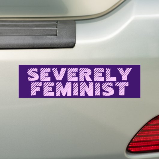 Ernstig feminist bumpersticker (Op auto)