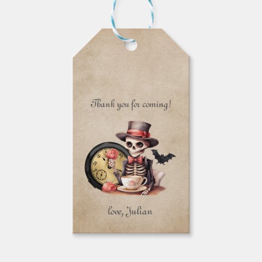 Ernstige fout Gotisch Skelet Halloween Baby Bday Cadeaulabel (Voorkant)