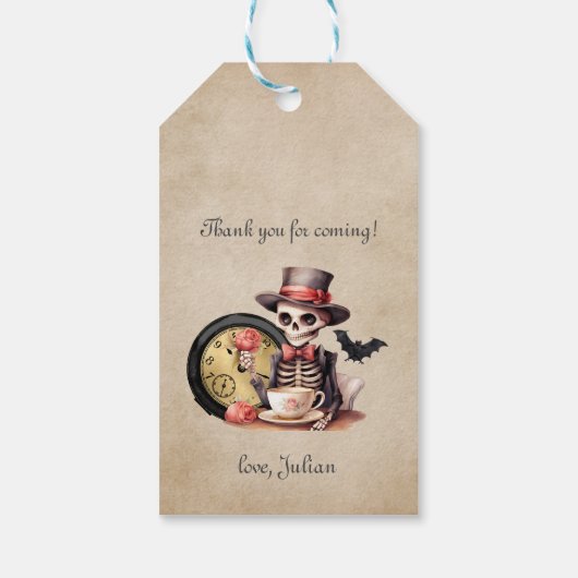 Ernstige fout Gotisch Skelet Halloween Baby Bday Cadeaulabel (Achterkant)