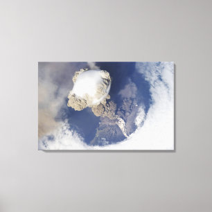 Eruptie van de Sarychev-vulkaan Canvas Afdruk