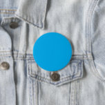 Ervaar de schoonheid van een blauwe hemel met een  ronde button 7,6 cm<br><div class="desc">Ontdek de serene schoonheid van een helderblauwe lucht als een vliegtuig op een zonnige dag door de wolken zweeft. Getuige de magie van de luchtvaart en reizen in de uitgestrekte hemel.</div>