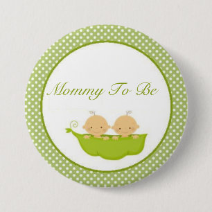 Erwten in een Baby shower met twee vingers mama om Ronde Button 7,6 Cm
