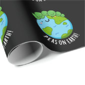 Erwten op aarde Grappige Veggie Peace Pun Dark BG Cadeaupapier (Rol Hoek)