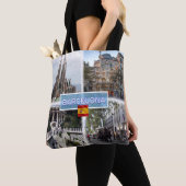 ES Barcelona - Sagrada Familia - Casa Batllo Tote Bag (Dichtbij)