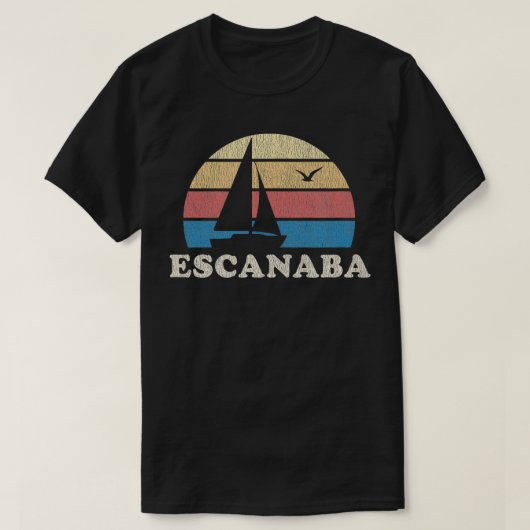 Escanaba MI  Zeilboot 70s Throwback Zonsondergang T-shirt (Design voorkant)
