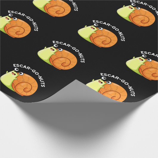 Escar-go Nuts Funny Escargot Snail Pun Dark BG Cadeaupapier (Hoek)
