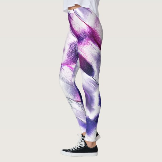 Esculpido de metal fosco, nas cores lilás e roxo leggings (Links)