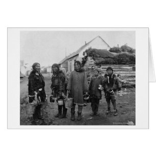 Eskimo Berry Pickers in Nome, Alaska Foto