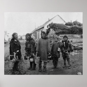 Eskimo Berry Pickers in Nome, Alaska Foto Poster