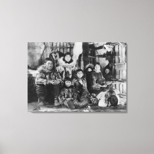 Eskimo familie in Winter Igloo Foto Canvas Afdruk (Voorkant)