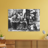 Eskimo familie in Winter Igloo Foto Canvas Afdruk (Insitu (Woonkamer))