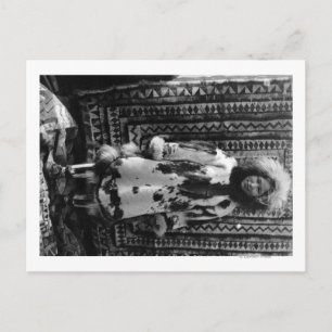 Eskimo Girl die kleding draagt van Alaska Briefkaart