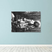 Eskimo Girl die kleding draagt van Alaska Canvas Afdruk (Insitu (Houten vloer))