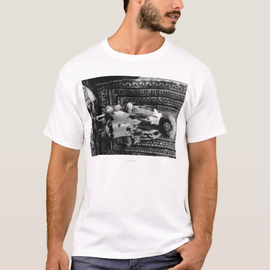 Eskimo Girl die kleding draagt van Alaska T-shirt (Voorkant)