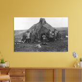 Eskimo Igloo Near Nome, Alaska-foto Canvas Afdruk (Insitu (Woonkamer))