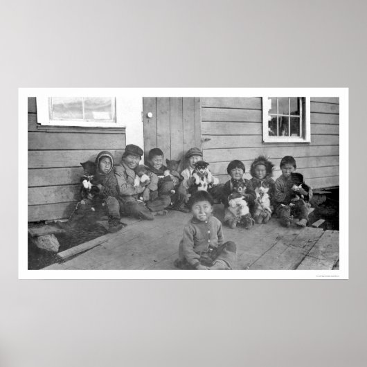 Eskimo Kinderen & Puppies 1904 Poster (Voorkant)
