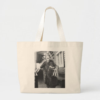 Eskimo Medicine Man, begin jaren 1900 Grote Tote Bag