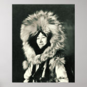 Eskimo Woman Posing 1915 Poster (Voorkant)